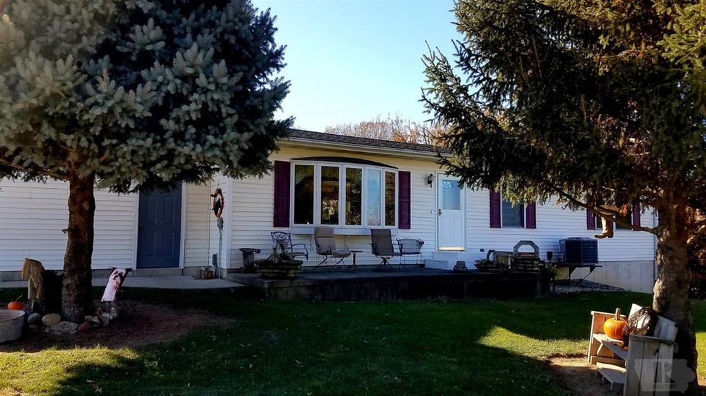 New Listings RE/MAX Real Estate Specialists, Inc. Burlington, IA